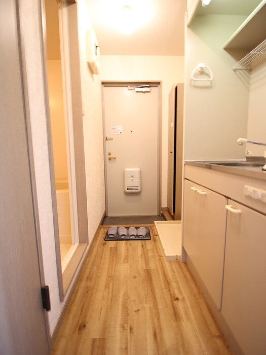 物件内観写真16　(廊下)