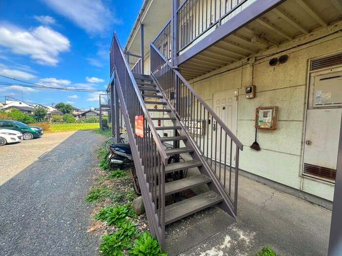 物件外観写真3　(エントランス部分)
