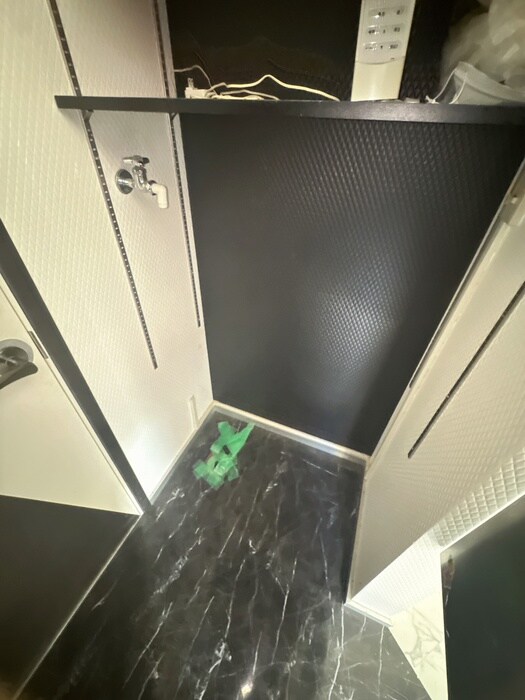 物件内観写真16　(洗濯機置場)