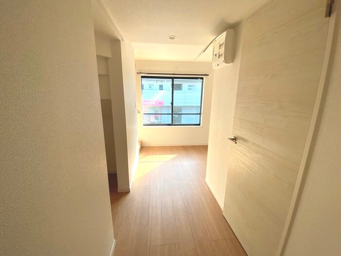 物件内観写真18　(玄関)