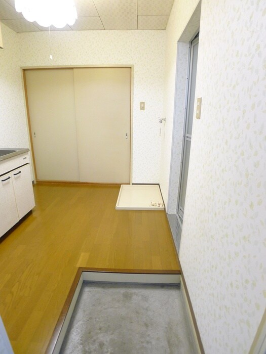 物件内観写真13　(玄関)