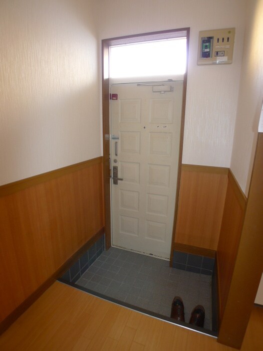 物件内観写真17　(玄関)