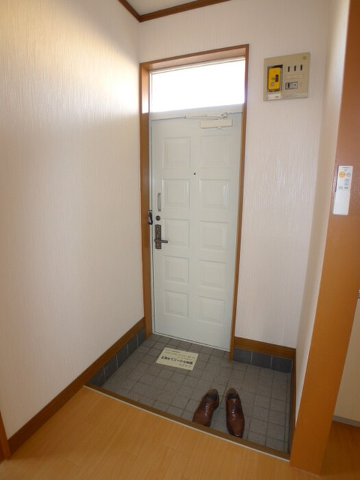 物件内観写真17　(玄関)