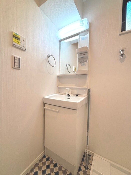 物件内観写真8　(洗面)