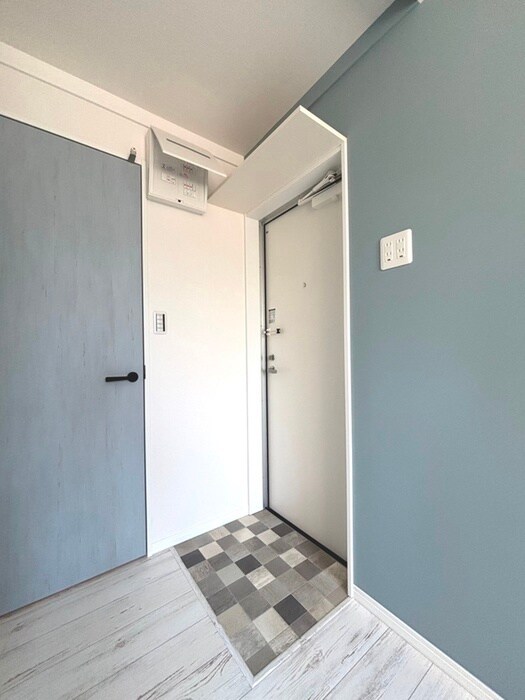 物件内観写真13　(玄関)