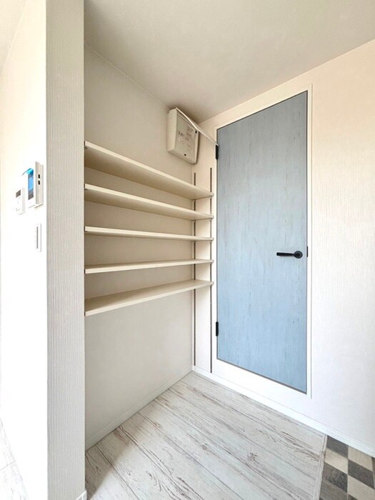 物件内観写真15　(玄関)