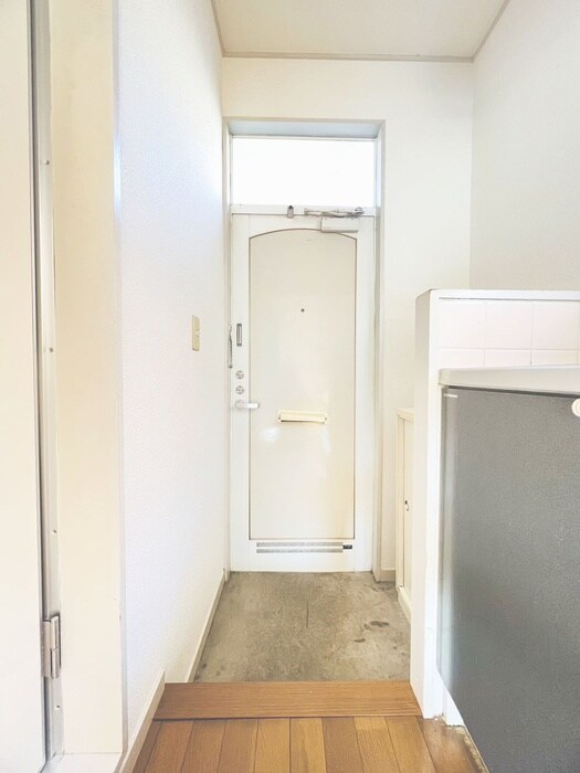 物件内観写真16　(玄関)