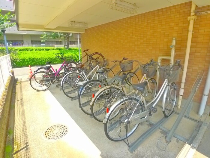 物件外観写真3　(駐輪場)