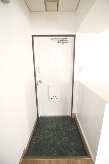 物件内観写真15　(玄関)