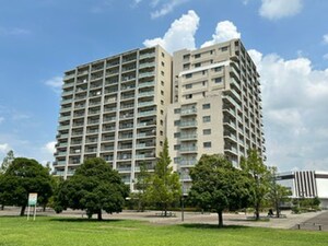 Brilliaﾚｲｸﾀｳﾝﾊﾟｰｸｻｲﾄﾞ外観写真