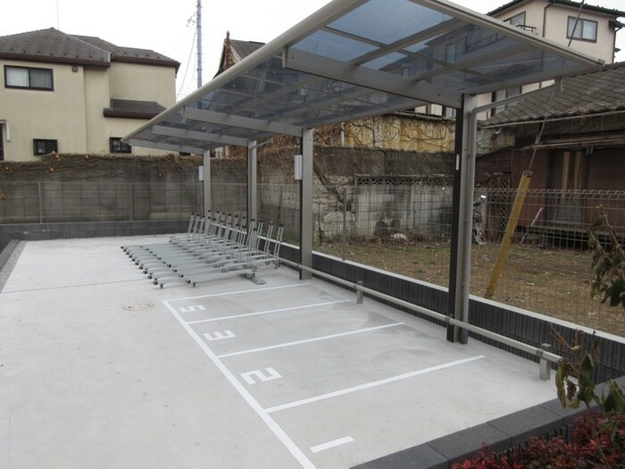 物件外観写真3　(駐輪場)