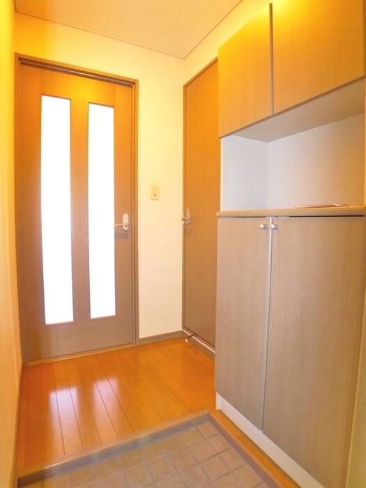 物件内観写真7　(玄関)