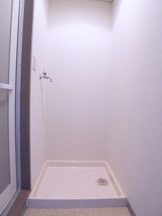 物件内観写真13　(洗濯機置場)