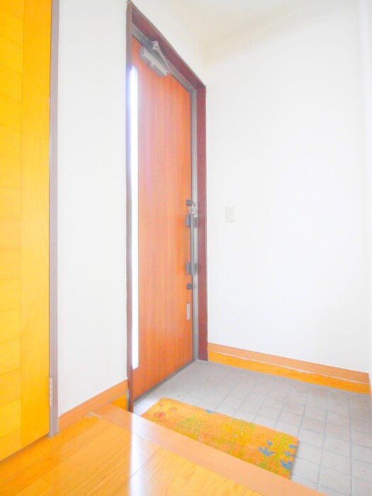 物件内観写真15　(玄関)