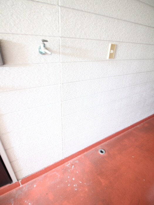 物件内観写真16　(洗濯機置場)