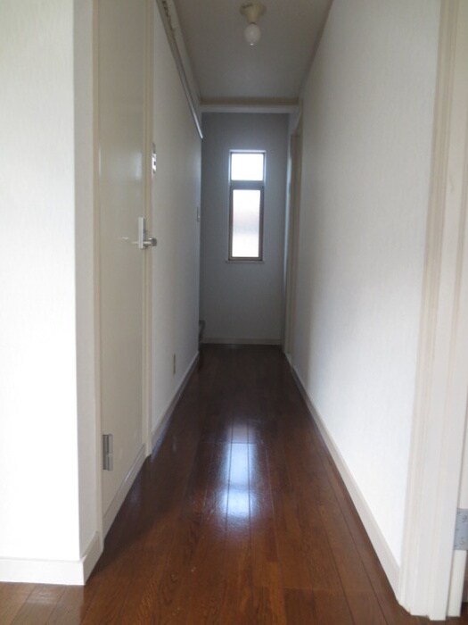 物件内観写真18　(廊下)