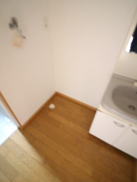 物件内観写真13　(洗濯機置場)