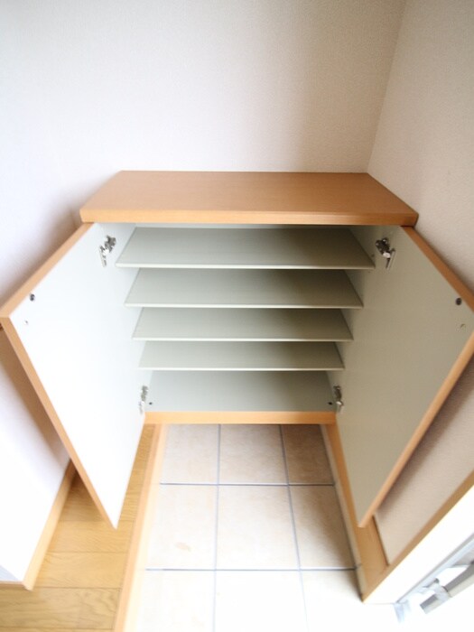 物件内観写真16　(靴箱)