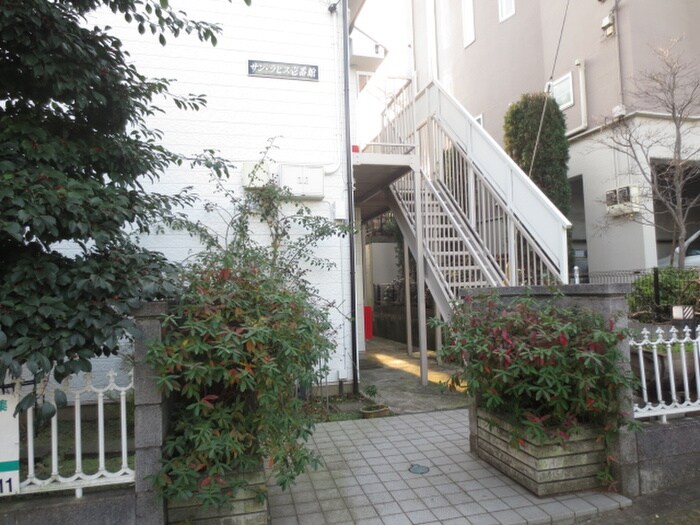 物件外観写真5　(エントランス部分)