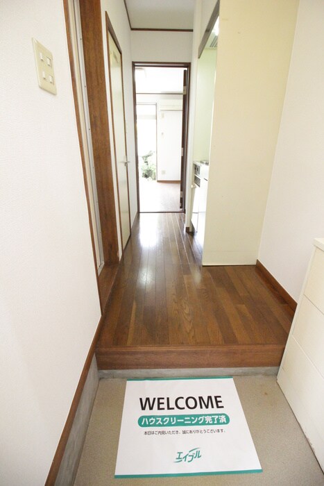 物件内観写真14　(玄関)