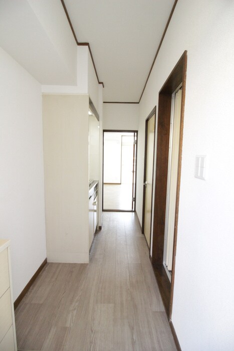 物件内観写真21　(廊下)