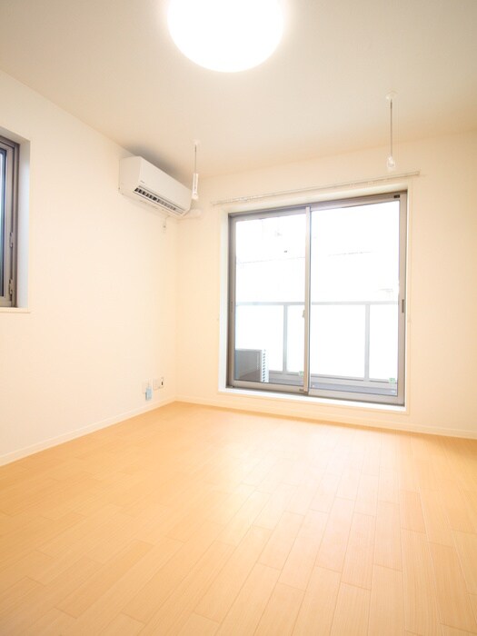 物件内観写真4　(居室)