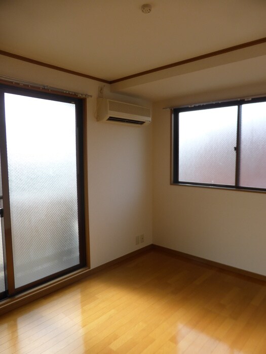 物件内観写真4　(居室)