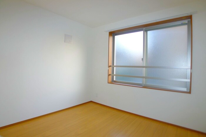 物件内観写真8　(室内からの展望)