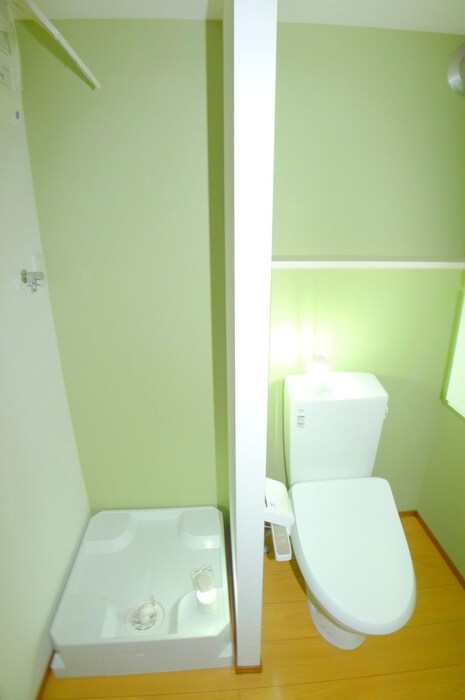 物件内観写真18　(洗濯機置場)