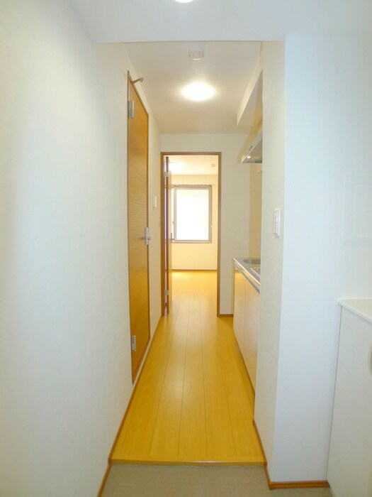 物件内観写真20　(廊下)