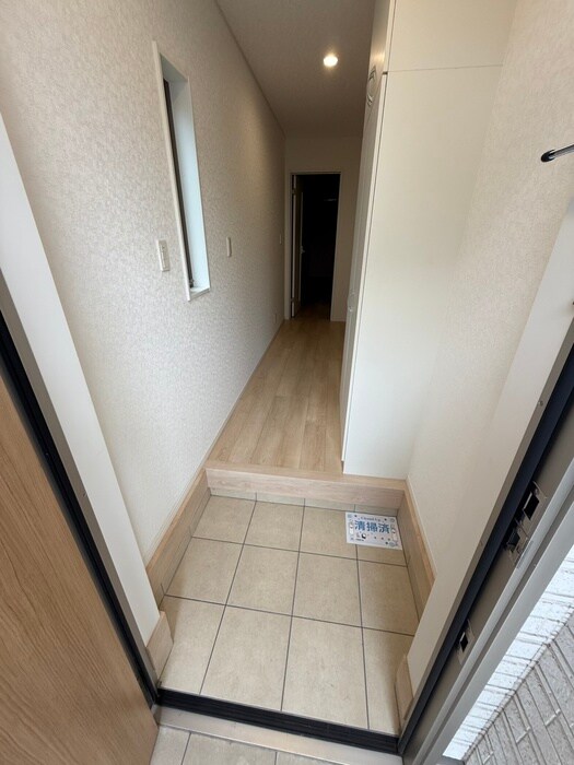 物件内観写真7　(玄関)