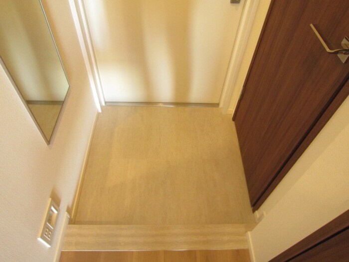 物件内観写真7　(玄関)