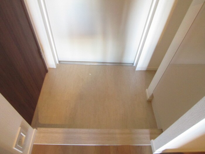 物件内観写真15　(玄関)