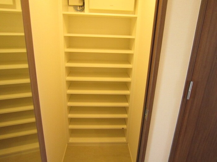 物件内観写真16　(靴箱)