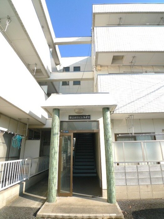 物件外観写真3　(エントランス部分)