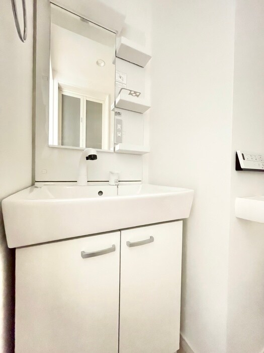 物件内観写真4　(洗面)