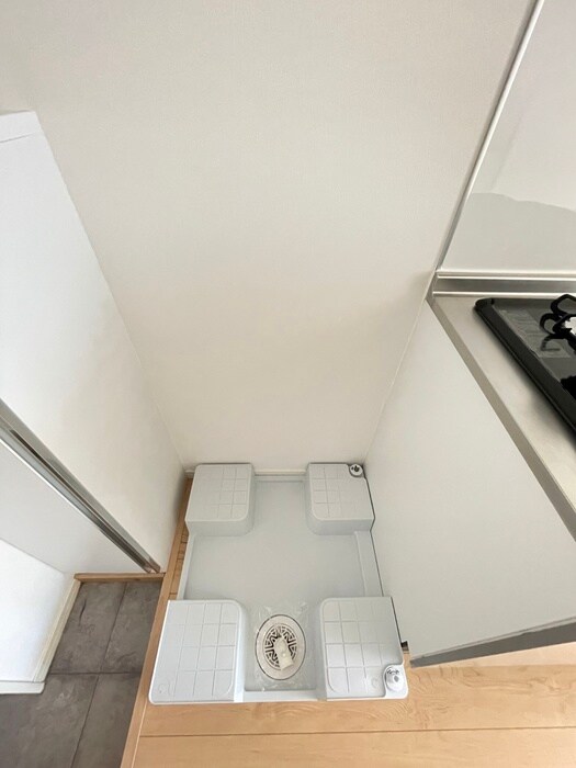 物件内観写真6　(洗濯機置場)