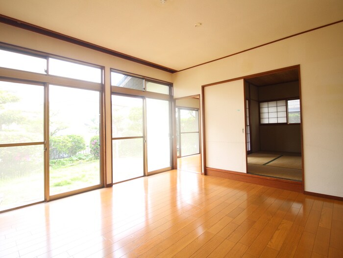 物件内観写真8　(居室)