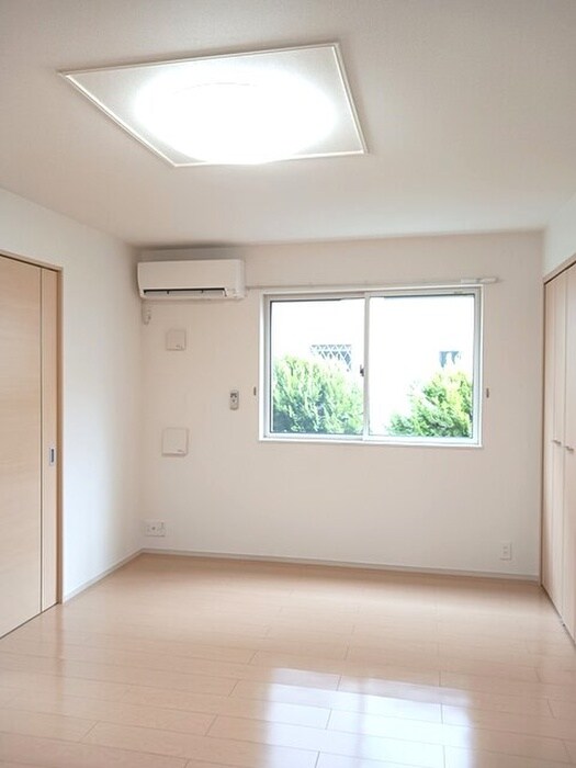 物件内観写真10　(居室)