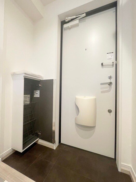 物件内観写真13　(玄関)