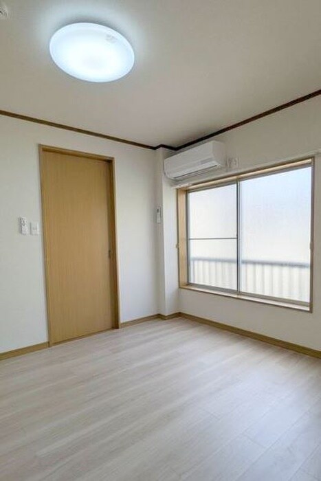 物件内観写真8　(居室)