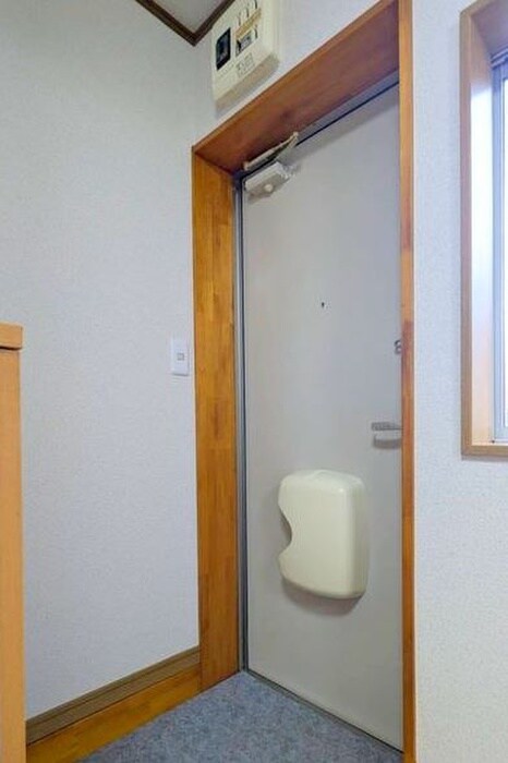 物件内観写真12　(玄関)