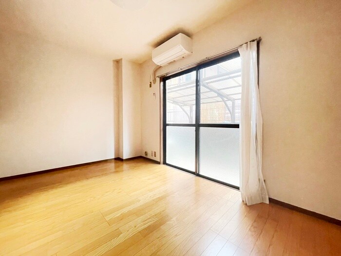 日吉ビルの居室