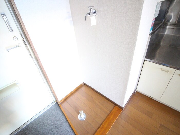 物件内観写真13　(洗濯機置場)