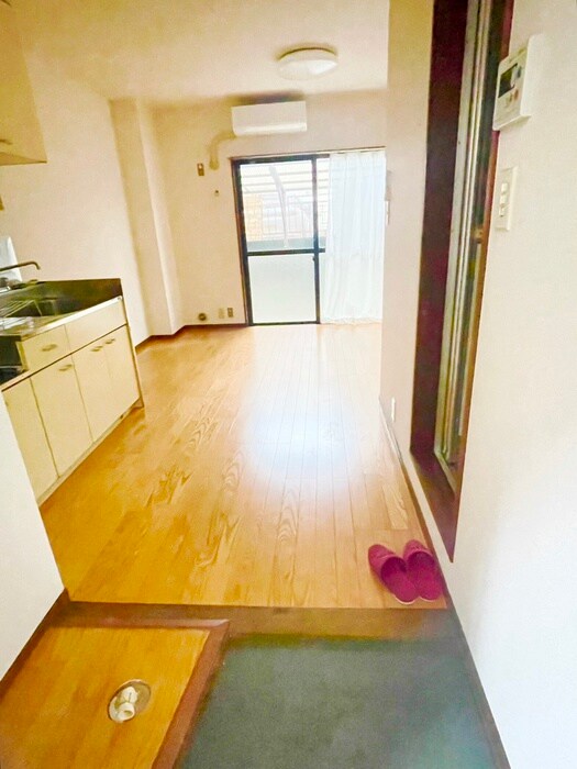 日吉ビルの玄関