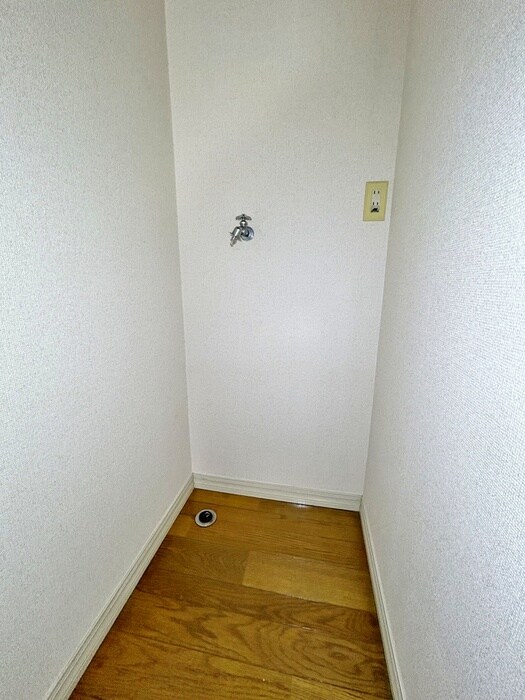 物件内観写真17　(洗濯機置場)