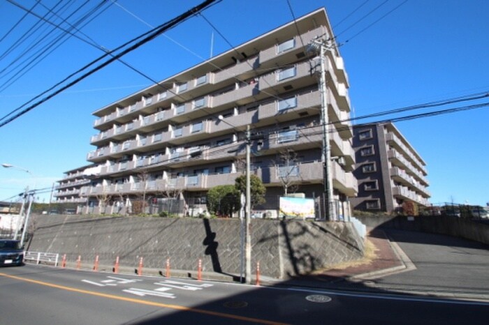 オーバーヒルズ壱番館の物件外観写真