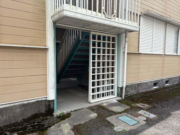 物件外観写真4　(エントランス部分)