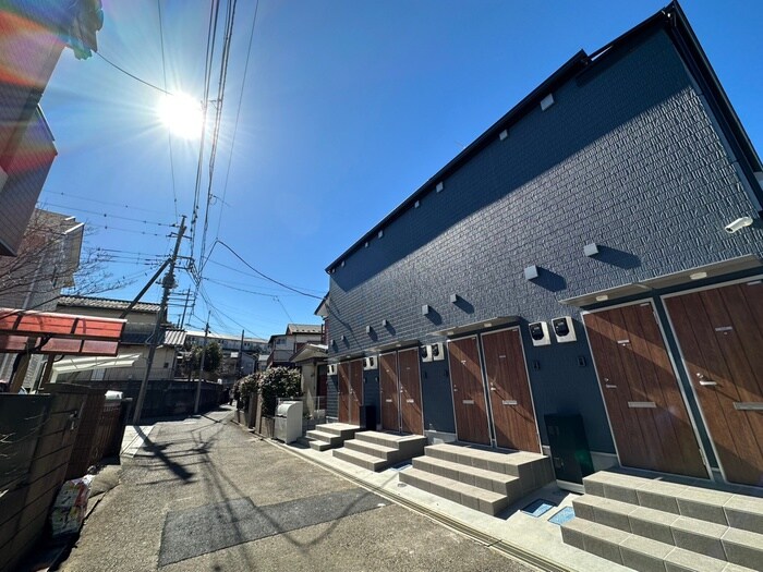 物件外観写真3　(エントランス部分)