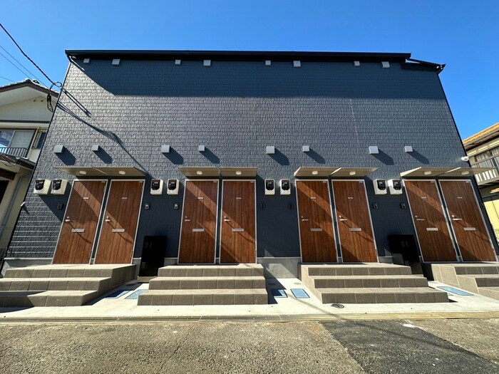 物件外観写真6　(エントランス部分)